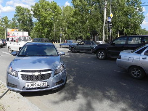 Сыктывкар: ДТП на Октябрьском создало получасовую пробку