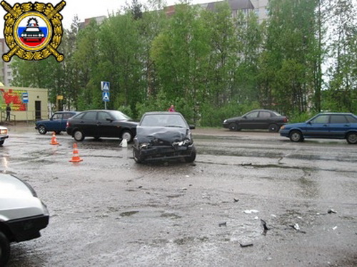 Сводка происшествия на дорогах Коми за 1 июня 2012 года