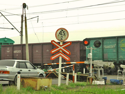 Муниципалитетам Коми приходится ремонтировать железнодорожные переезды вместо РЖД