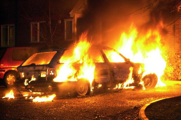 За минувшие сутки в Коми в огне пострадало три автомобиля