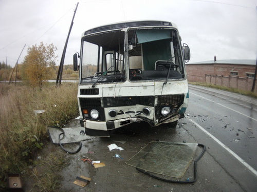 В результате столкновения на автодороге автодороге Ухта-Усть-Ухта погиб человек