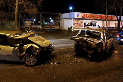 В Сыктывкаре на Октябрьском проспекте столкнулись четыре машины