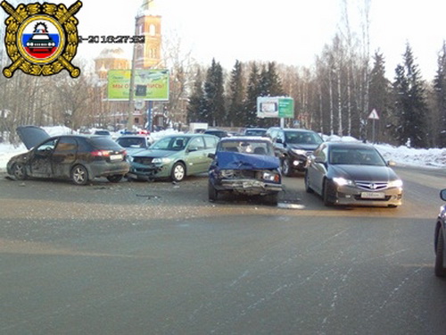 Сводка происшествия на дорогах Коми за 20 февраля 2012 года