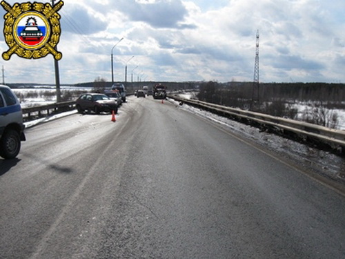 Сводка происшествия на дорогах Коми за 5 апреля 2012 года