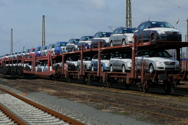 В Республике Коми введена дополнительная услуга по организации перевозки личного автотранспорта на железнодорожных платформах