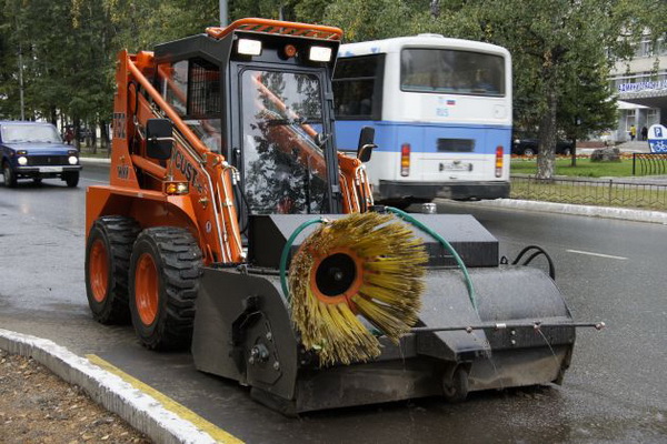 Сыктывкарские тротуары будут убирать специальной техникой