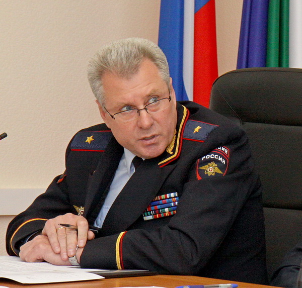 Глава Республики Коми Вячеслав Гайзер поручил своему заместителю проконтролировать подготовку дорог к зиме