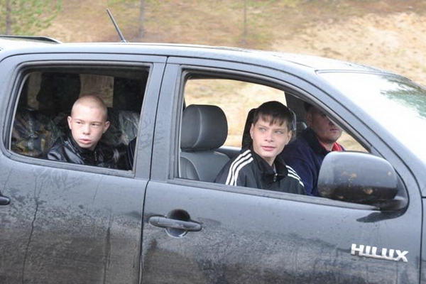 Ухтинские автомобилисты прокатили интернатовцев по бездорожью