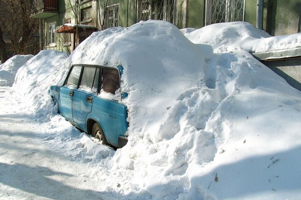 На дорогах Коми из-за снегопада осложняется движение транспорта