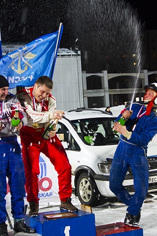 В финале ледового трека СуперШип-2014 гонщики поборолись за кубок чемпионата