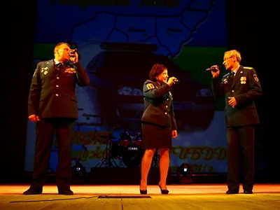 Сотрудники ГИБДД отметили юбилей республиканской инспекции концертом и фуршетом в театре драмы