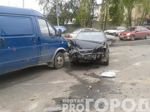 Сыктывкар: в результате ДТП водитель Газели разбил голову