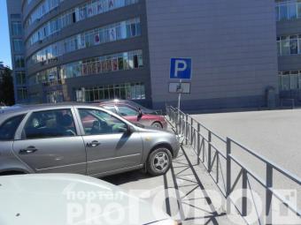 В Сыктывкаре возле здания городского суда появится парковка