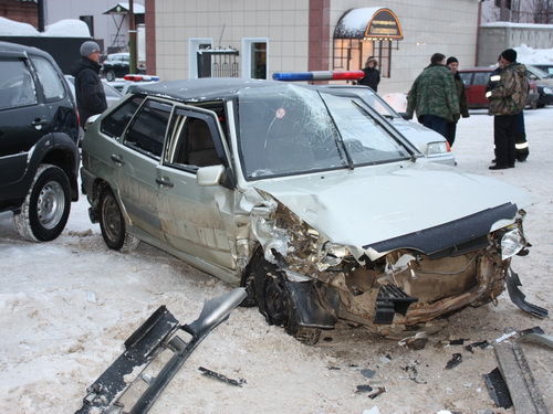 Сыктывкар: на Октябрьском в ДТП столкнулись 5 машин 