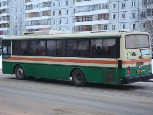 В Сыктывкаре полицейские не пустили на маршрут 25 неисправных автобусов