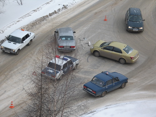 Сыктывкар: на перекрестке столкнулись два авто