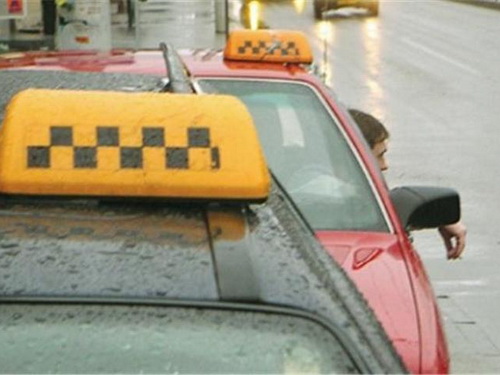 Половина таксистов в Коми подвергает опасности своих пассажиров