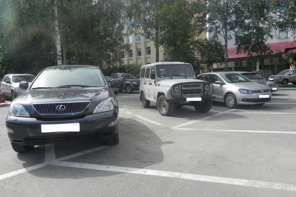 На каких автомобилях чиновники Сыктывкара ездят на работу