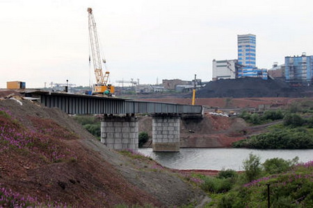 Новый автомобильный мост через реку Воркуту будет запущен к сентябрю