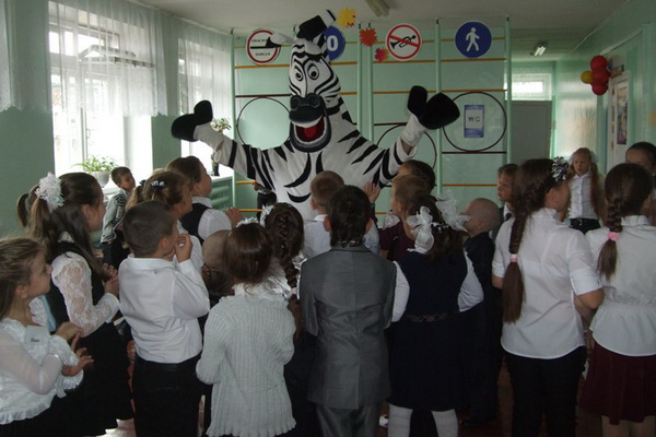 В гости к воркутинским первоклашкам в школу пришла... зебра
