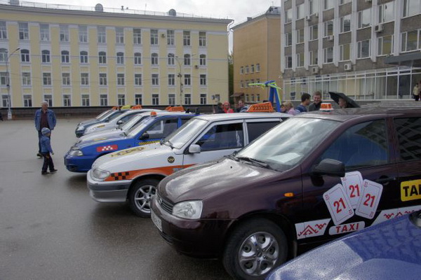 Лучшим таксистом Сыктывкара признана девушка