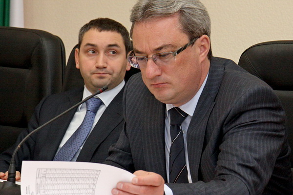 Глава Республики Коми Вячеслав Гайзер поручил своему заместителю проконтролировать подготовку дорог к зиме
