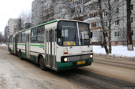 В Сыктывкаре два автобуса с пассажирами обстреляны из пневматики